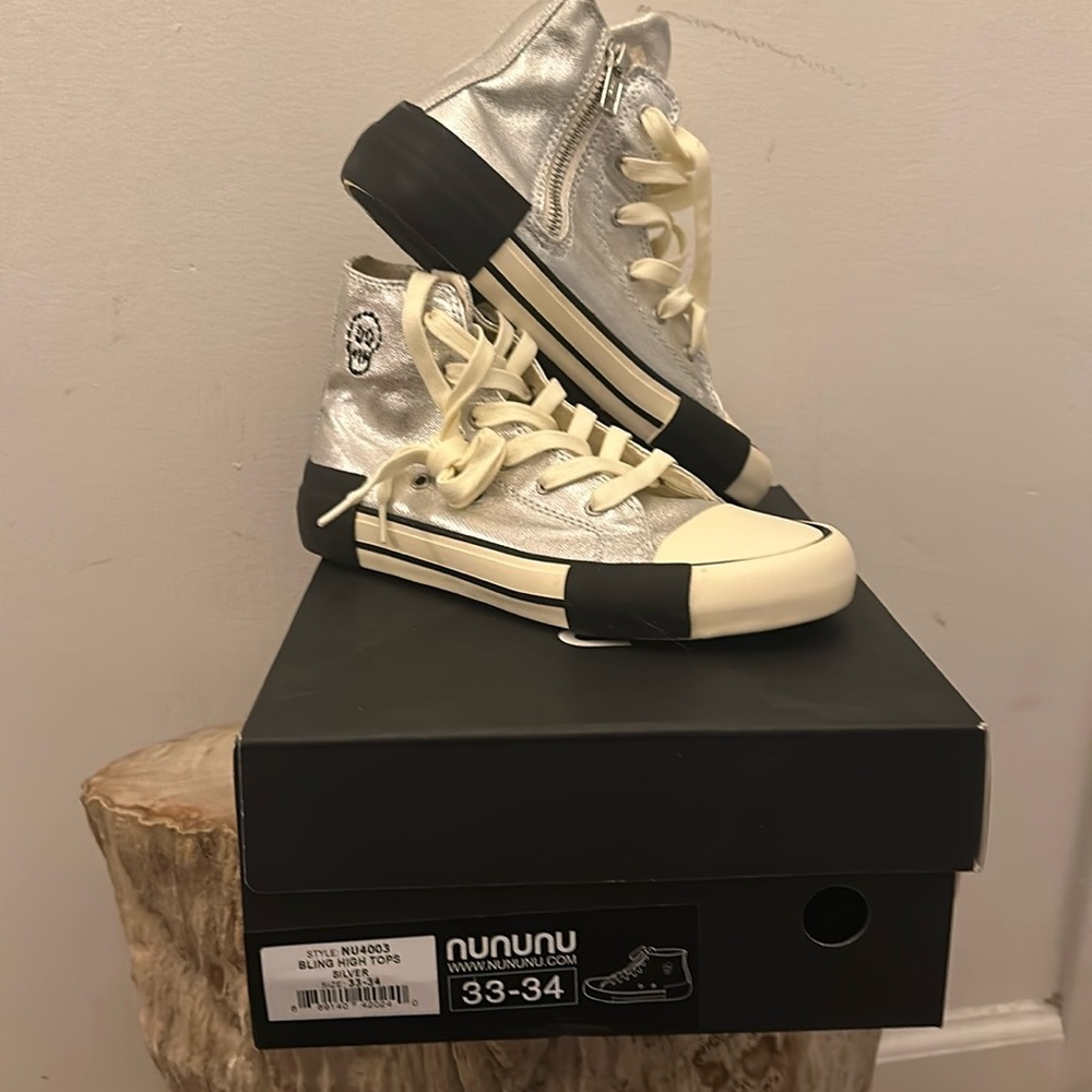 Nununu Skull Silver Black White High Tops, zipper, bonus black laces, brand new